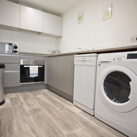 Sea Air - 2 Bedrooms - Parking - Mins To Beach Борнмут Экстерьер фото