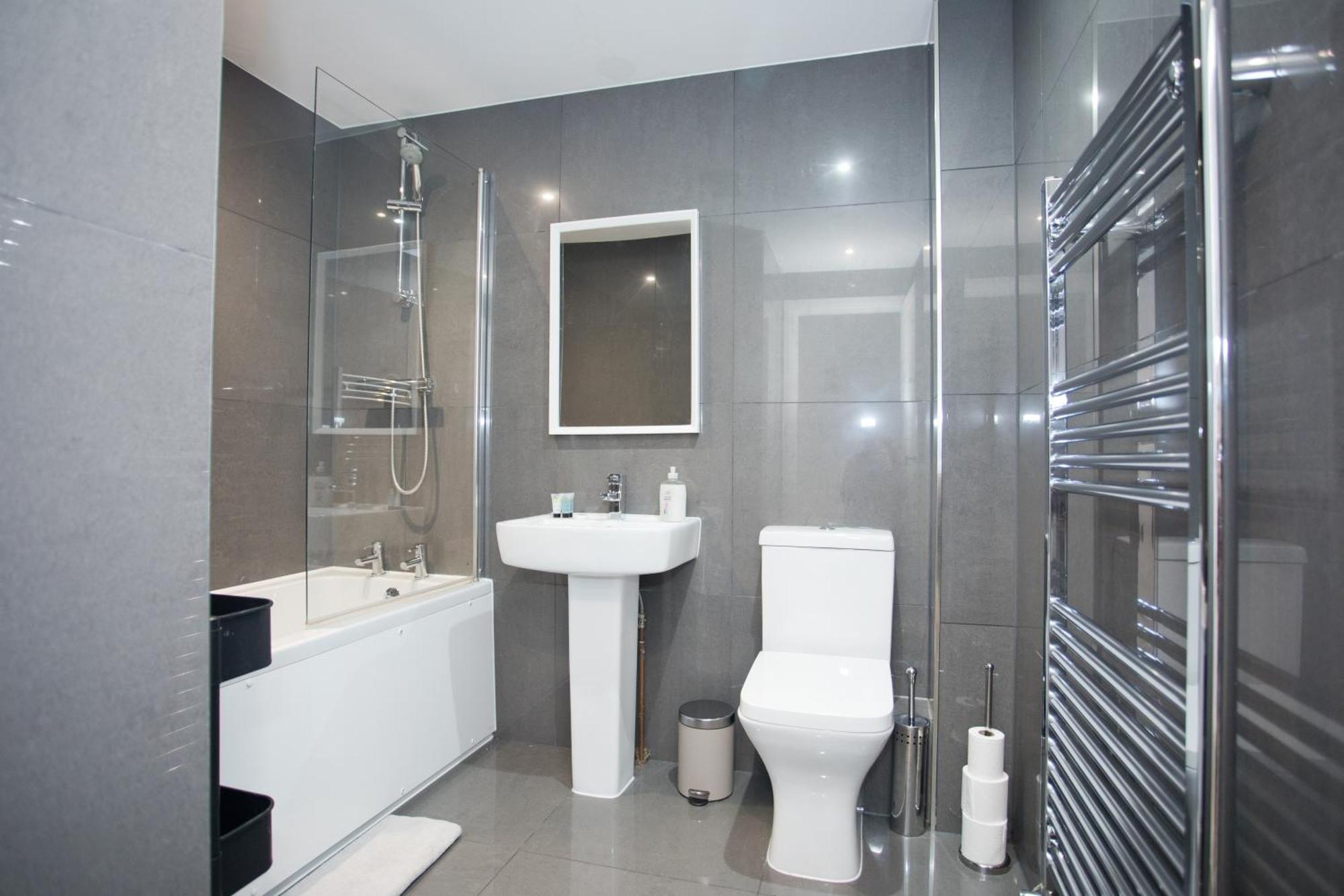 Sea Air - 2 Bedrooms - Parking - Mins To Beach Борнмут Экстерьер фото